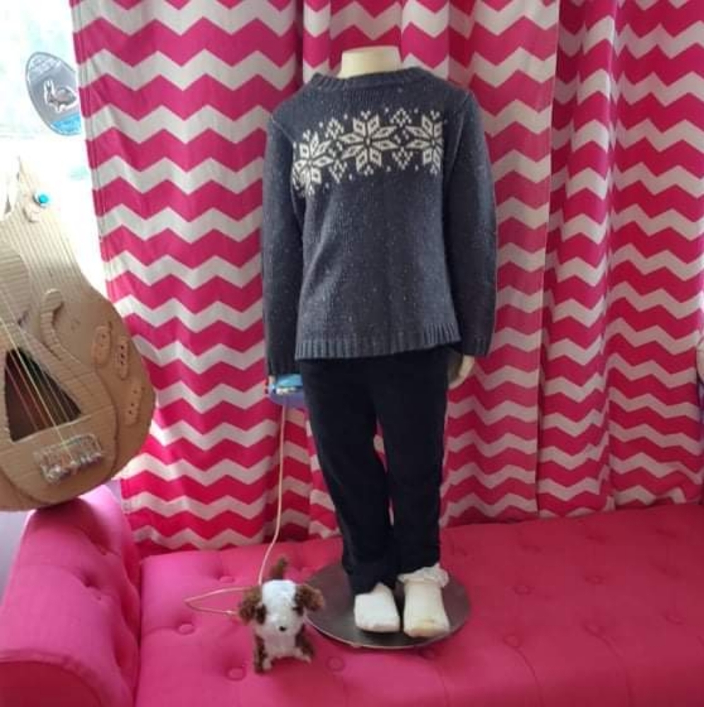 FG kids 3T sweater ( 1 sweater only)